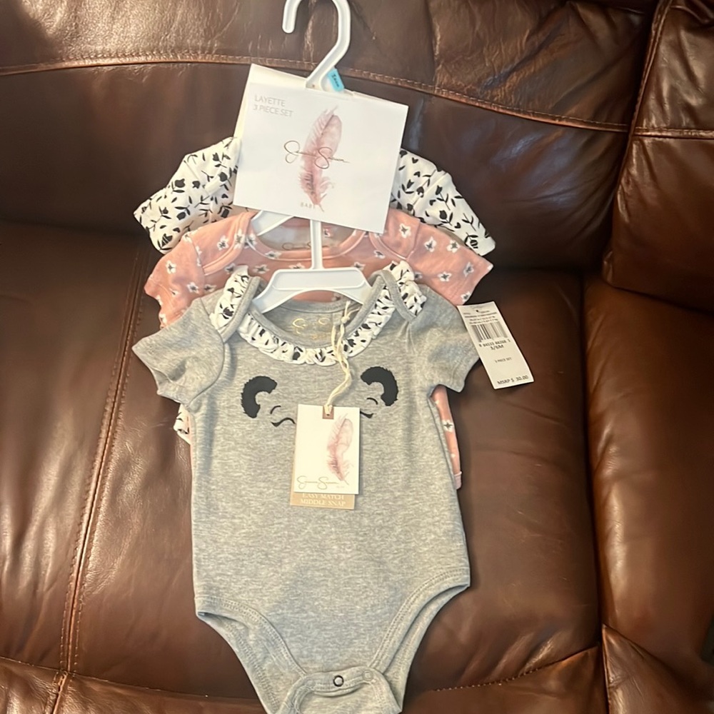 3/6M NWT ONESIE SET. Inlcudes 3 matching onesies! $15